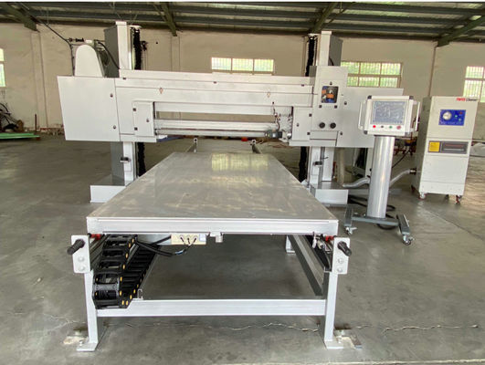 CNC ハイエンド自動平面水平切削機械 CE PU 泡 2100mm