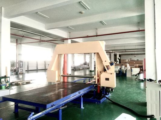 コンパクトで信頼性の高いPU泡切断機 簡単に操作するための水平切断機
