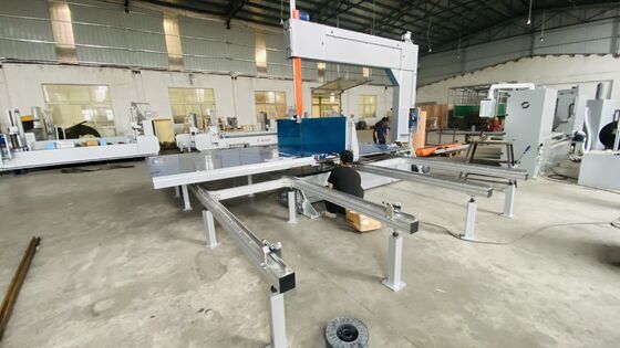 PUフォームおよびEPEパールコットン用、切断高さ1250mm、モーター2.38kwのマルチマテリアルフォーム垂直切断機
