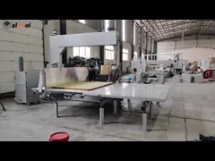 4つのガイドホイール 縦ナイフ スポンジ切断機 手動アルミ作業台 高切断精度 スポンジをブロックとストライプに切る 効率性と信頼性 ダウンタイムを削減する